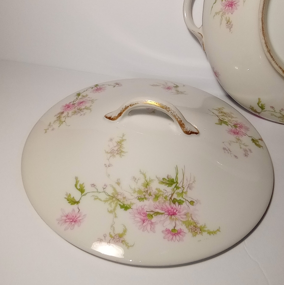 Vintage 1900's Elegant GDA Limoges Round Covered Serving Dish - Picture 8 of 11